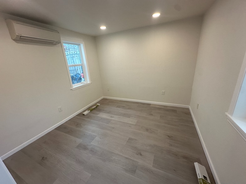 Building Photo - 877 29th St