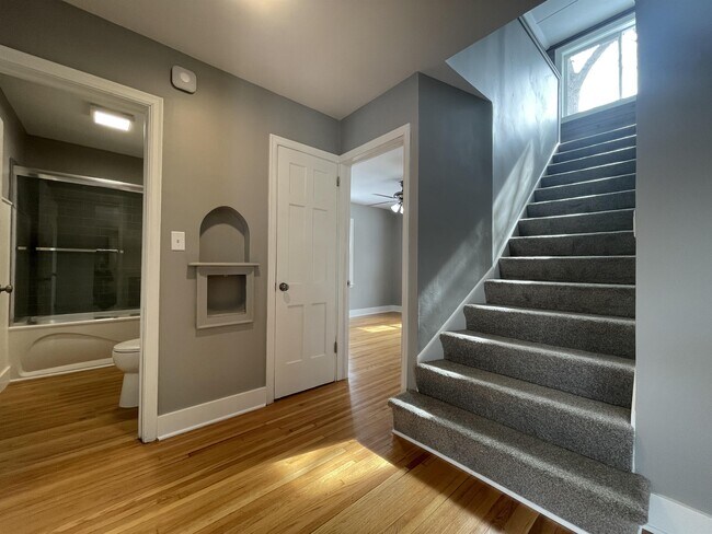 Building Photo - 4059 Brunswick Ave S