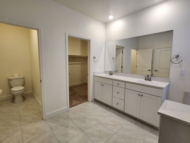 Building Photo - New 4 bedroom  home in Heybourne Meadows area of Minden.