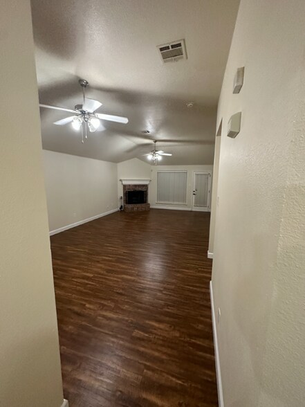 Building Photo - 1324 Sierra Blanca Dr
