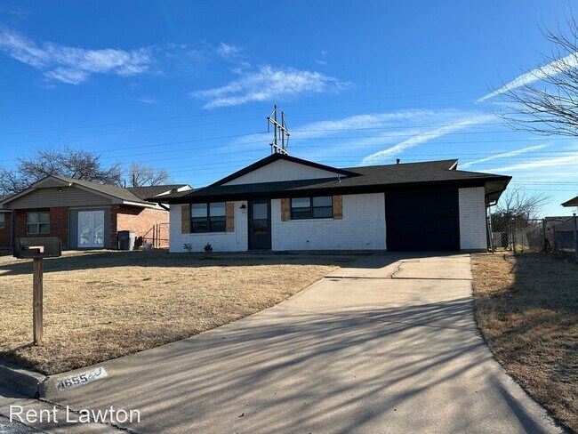 3 br, 1.5 bath House - 4655 SE Brighton Drive - 4655 SE Brighton Dr ...