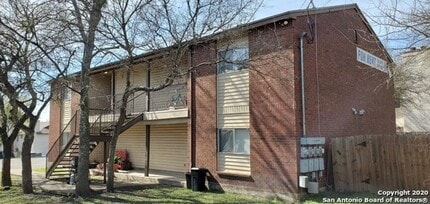 Building Photo - Spacious Apartment for Rent in Universal City