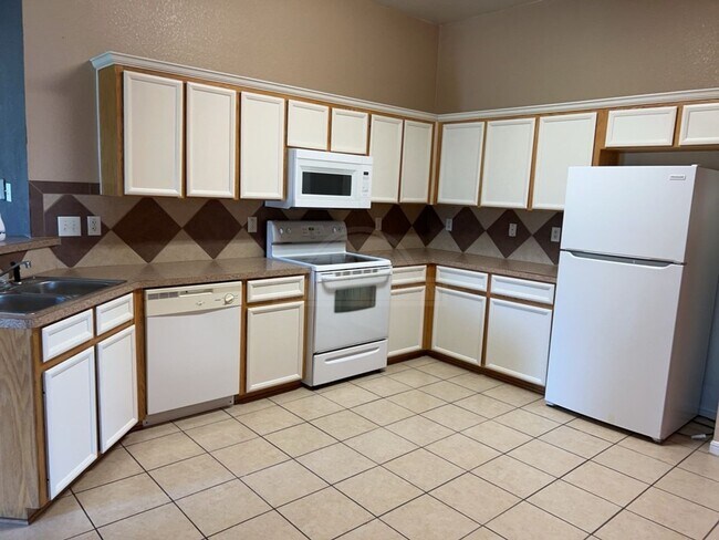 Building Photo - 1206 Cinch Dr