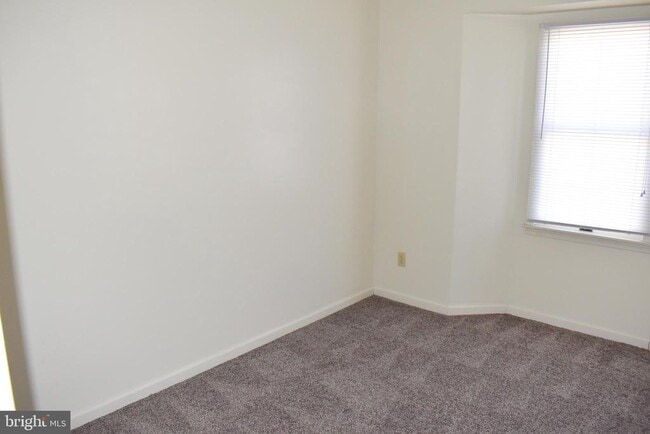 Building Photo - 945 Orchard Dr