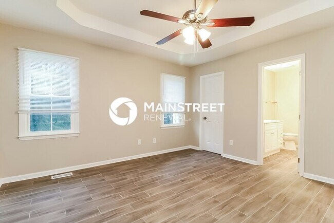 Building Photo - 3 Bedroom Pet-Friendly Home in CLAYTON, NC with Main Street Renewal