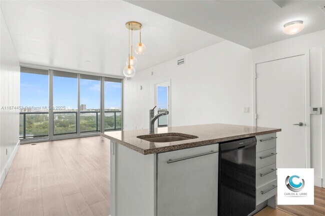 Building Photo - 888 Biscayne Blvd