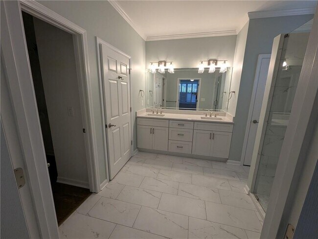 Building Photo - 4920 Hidden Meadow Dr