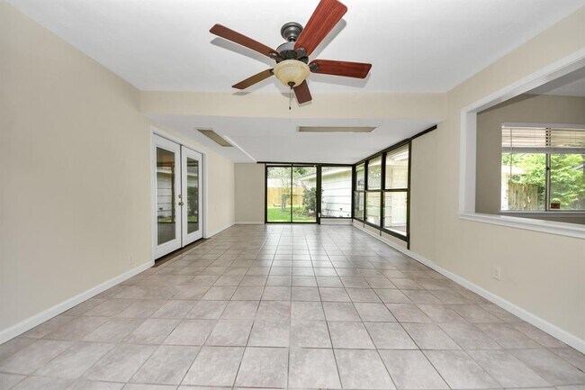 Building Photo - 5715 Braesvalley Dr