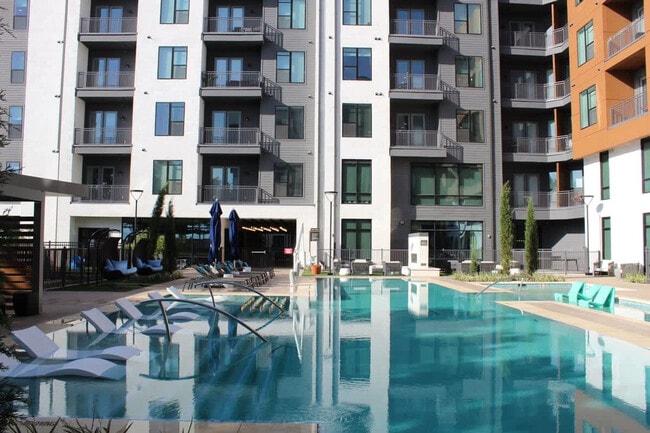 Building Photo - 9127 Research Blvd