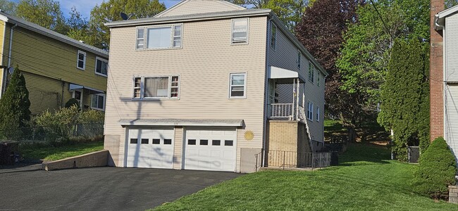 Building Photo - 35 Charlene Dr