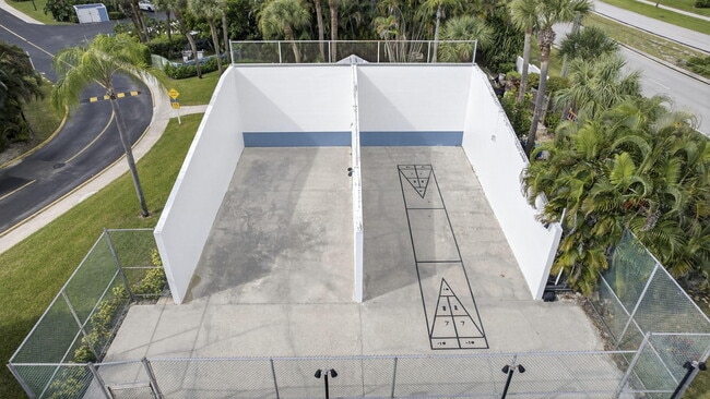 Building Photo - 108 Ocean Dunes Cir