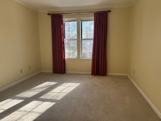 Building Photo - 921 Harbor House Dr