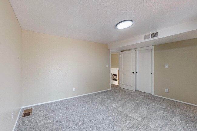 Building Photo - 713 Rio Arriba Ave SE