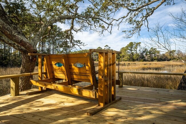 Building Photo - Marsh View Beaufort Home Available Now