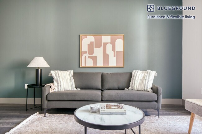 Building Photo - 5100 Wilshire Blvd