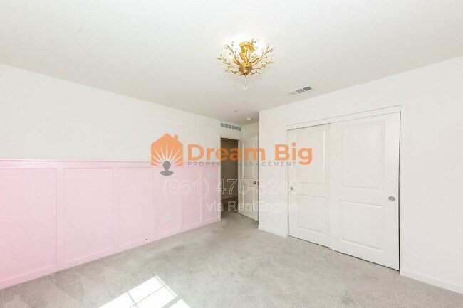 Building Photo - 2256 Stelamar Wy