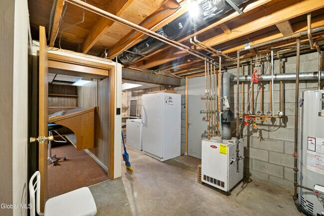 Building Photo - 167 Wood Dale Dr