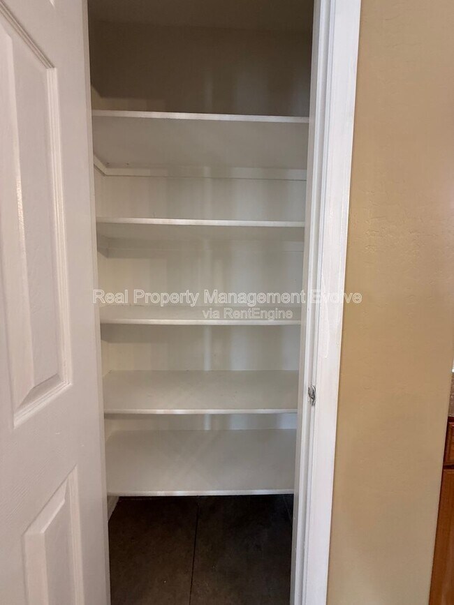 Building Photo - 1526 S 217th Dr