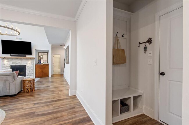 Building Photo - 409 Carmichael Cir