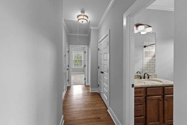 Building Photo - AVAILABLE NOW IN GERMANTOWN. Great Walkable Neighborhood! 3 Bed 2.5 Bath Town Home. $3,100 Per Month