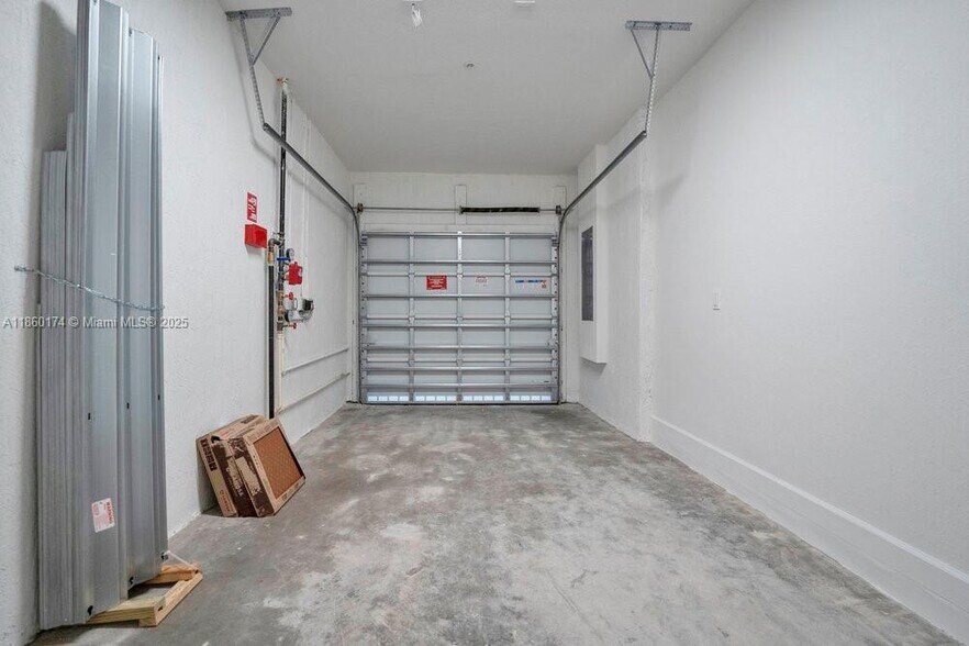Building Photo - 250 SW 159th Ln