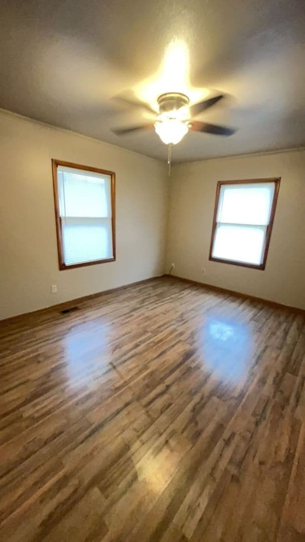 Building Photo - 2230 N Meadowbrook Dr