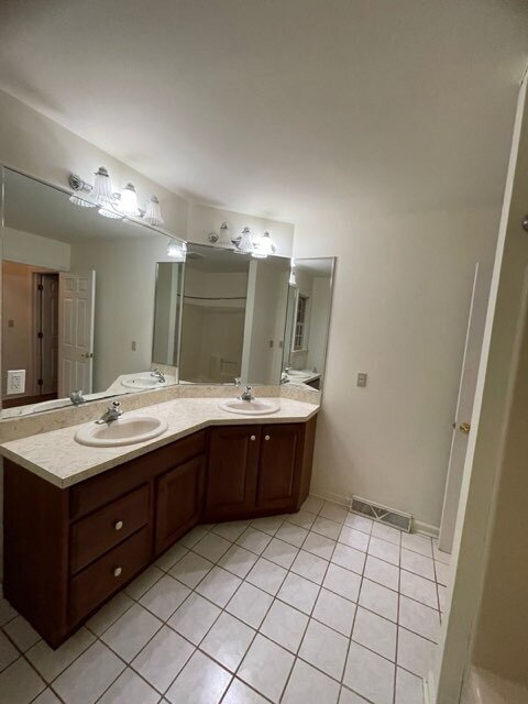 Building Photo - 3608 Regency Ln
