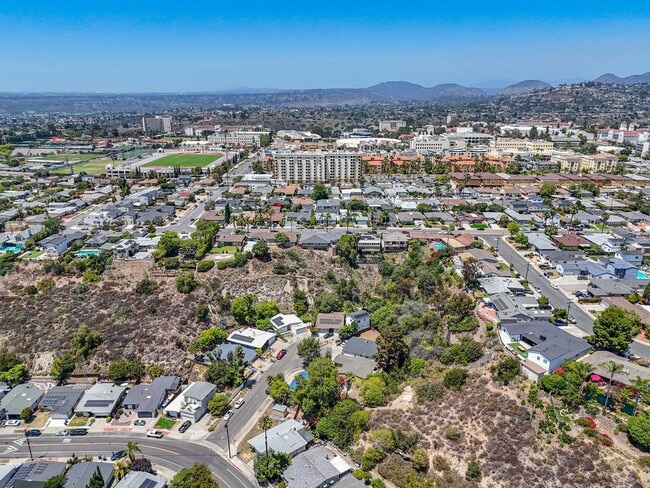 Building Photo - Serene yard tucked in the canyon!