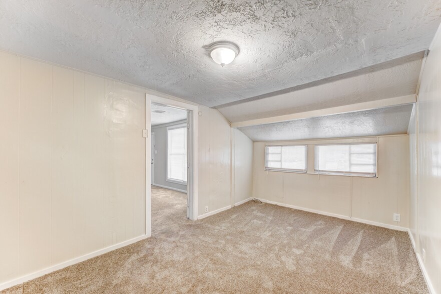 Building Photo - 815 Roosevelt St