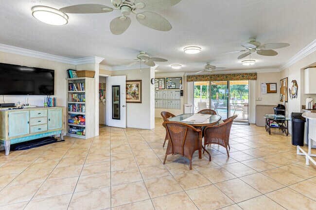 Building Photo - 6610 Gasparilla Pines Blvd