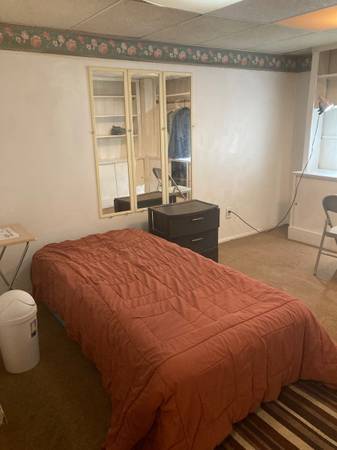 Bdrm fits, twin/full bed or futon - 764 Lenore Ln