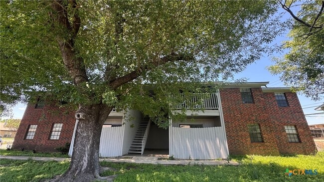 Building Photo - 2109 Hinkle Ave