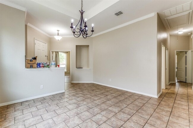 Building Photo - 14625 Riverside Dr