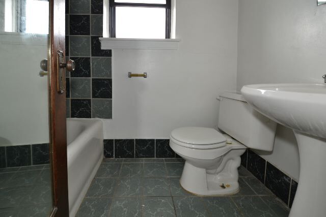 Building Photo - 4856 N Damen Ave