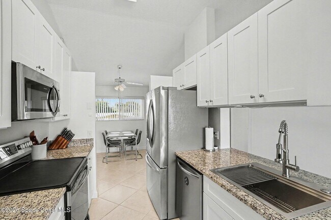 Building Photo - 306 Beach Park Ln