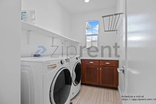 Building Photo - 8436 Compass Wy