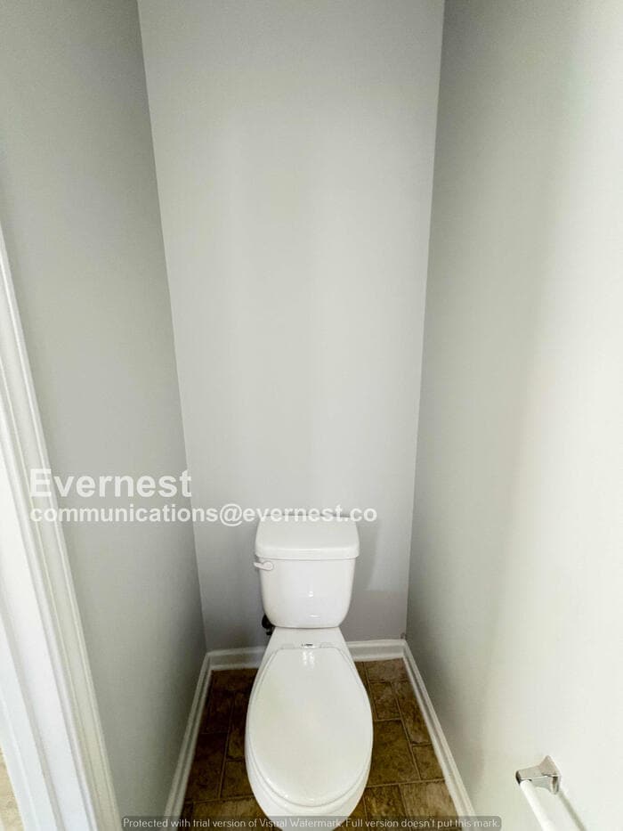 Building Photo - 8651 Thomas Ln