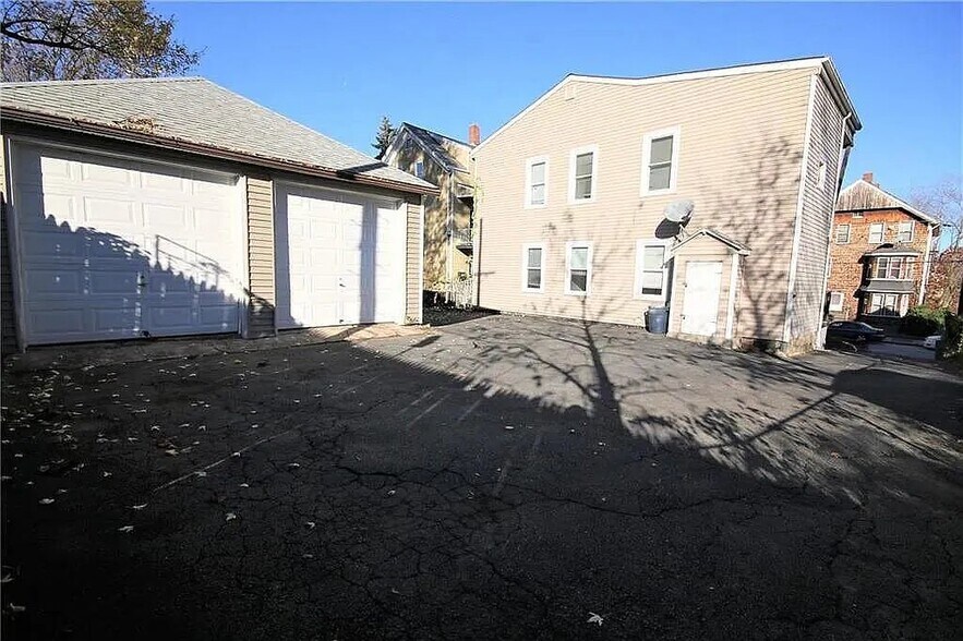 Building Photo - 102 1st Ave