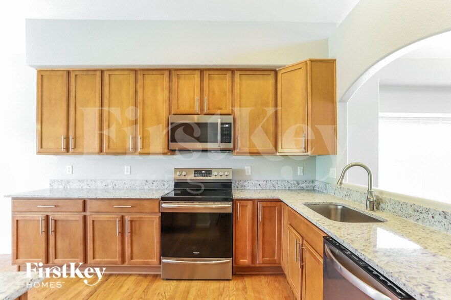 Building Photo - 15857 E 107th Way