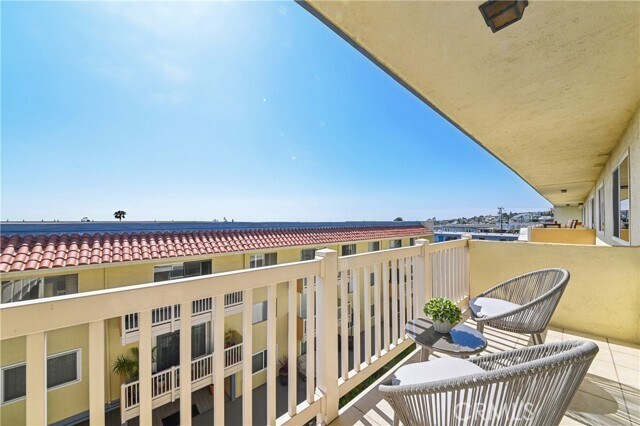 Building Photo - 1707 Pacific Coast Hwy