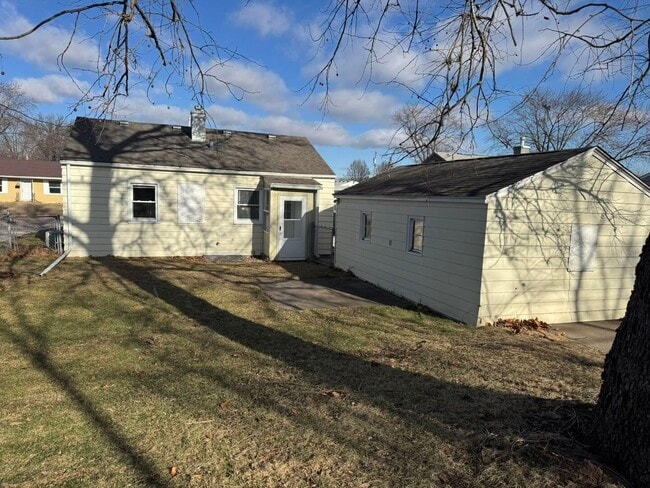 Building Photo - 3827 Keota Ave