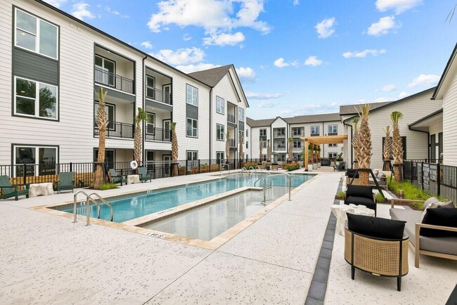 Primary Photo - 3812 W Montague Ave