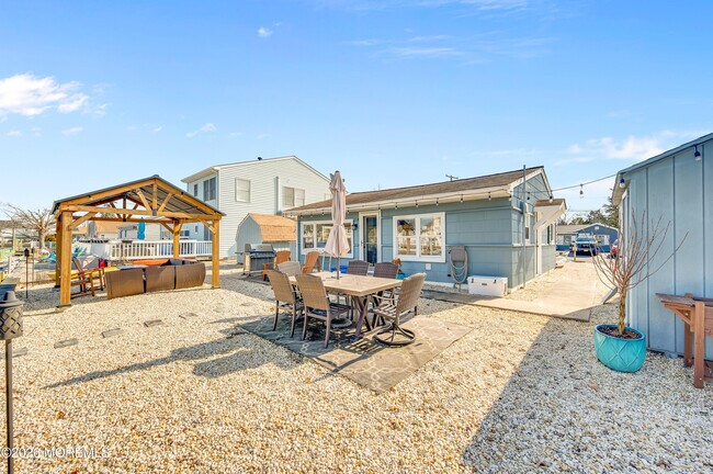 Building Photo - 804 Harbor Rd