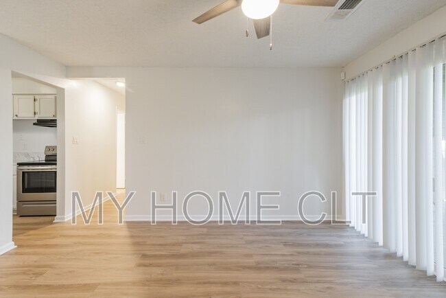 Primary Photo - 2539 Stockbridge Dr