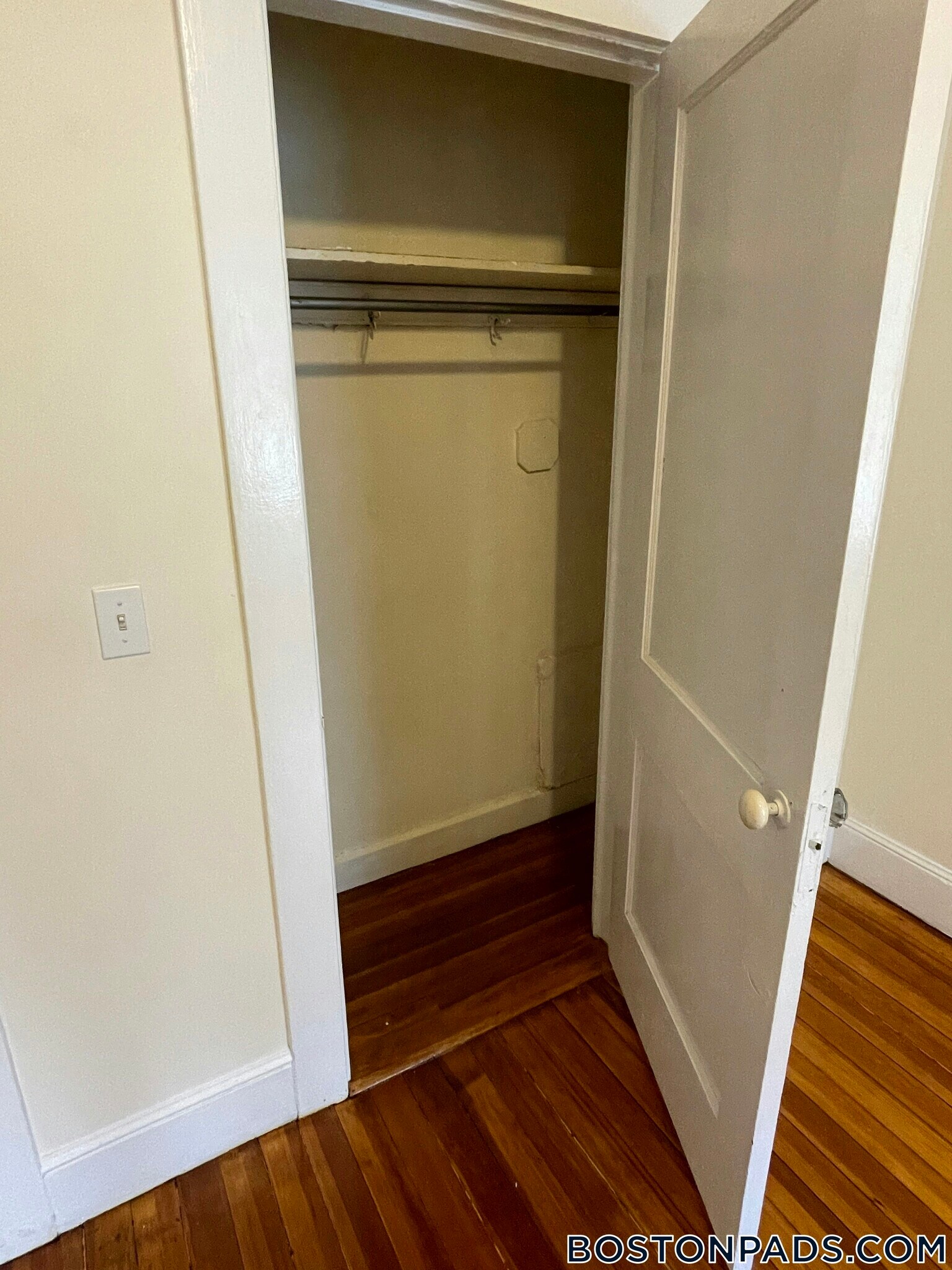 Building Photo - 194 Kelton St