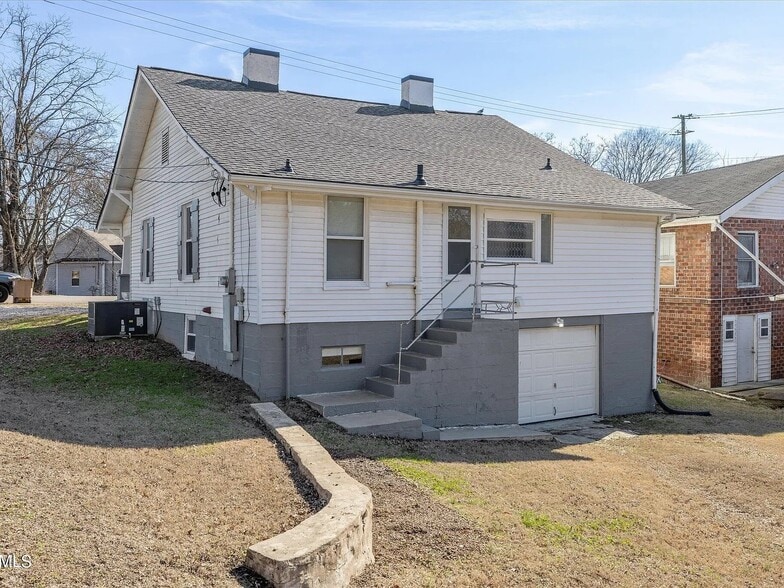 Building Photo - 525 E Morelia Ave