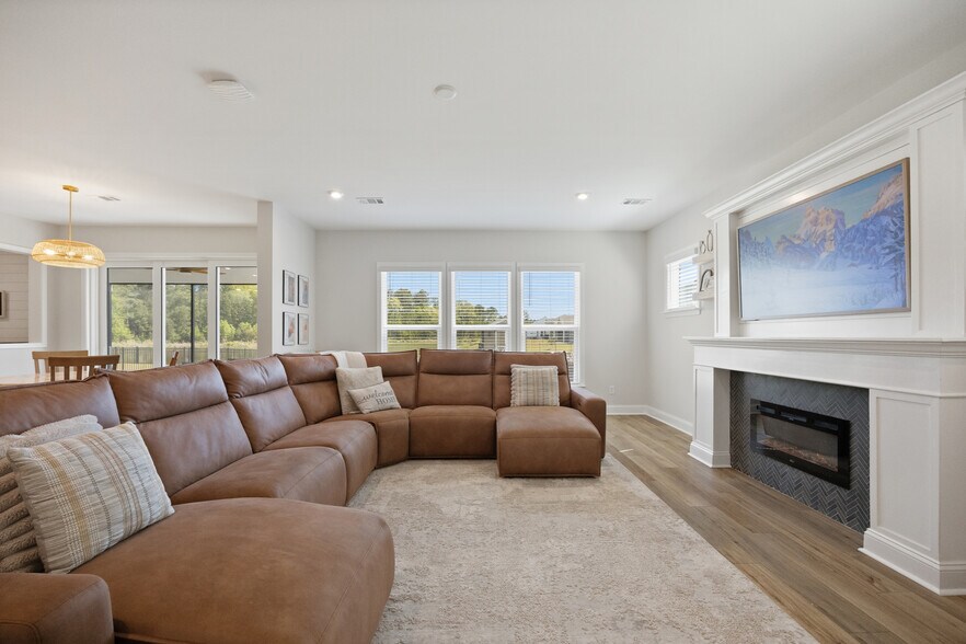 Building Photo - 268 Heron Creek Dr