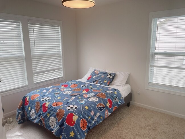 Building Photo - 25 Planters Pl