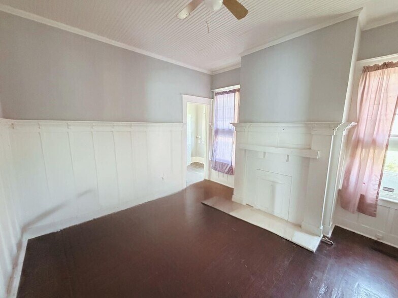 Building Photo - 1025 Hillyer Ave