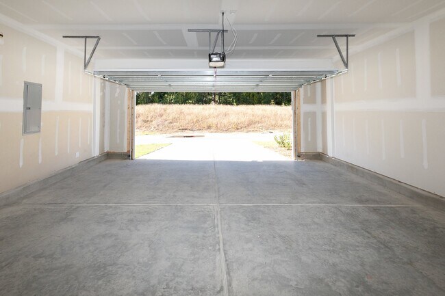 Building Photo - 237 Ribbon Rail St